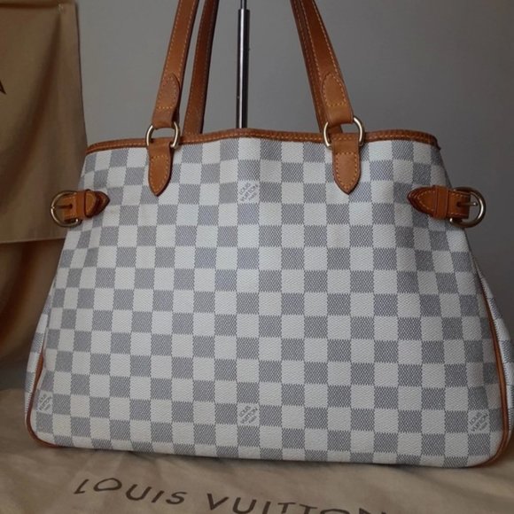 LV purse